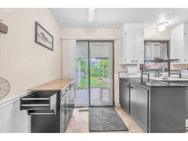 943 OREGON Way, Woodburn, OR 97071