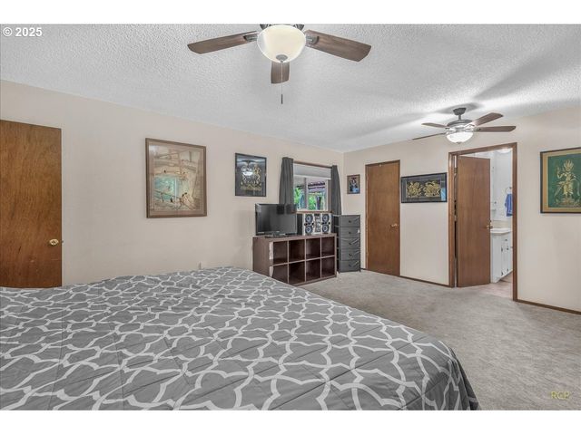 943 OREGON Way, Woodburn, OR 97071