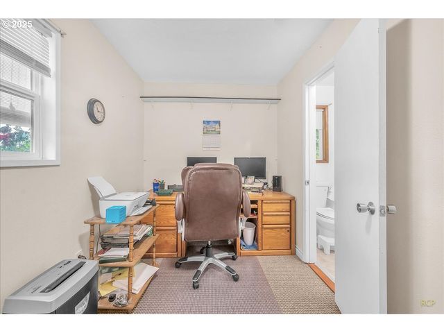 943 OREGON Way, Woodburn, OR 97071