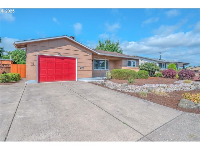 943 OREGON Way, Woodburn, OR 97071