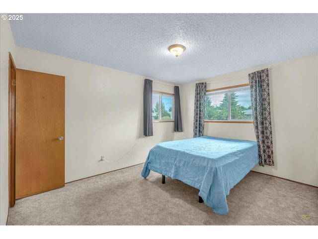 943 OREGON Way, Woodburn, OR 97071