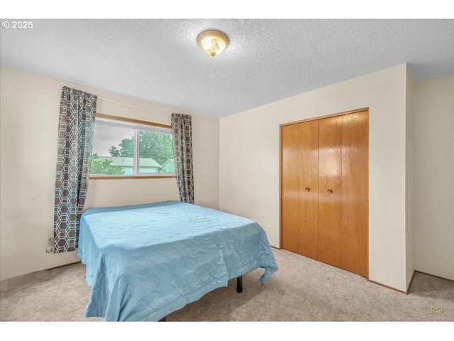 943 OREGON Way, Woodburn, OR 97071