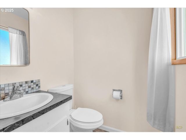 943 OREGON Way, Woodburn, OR 97071