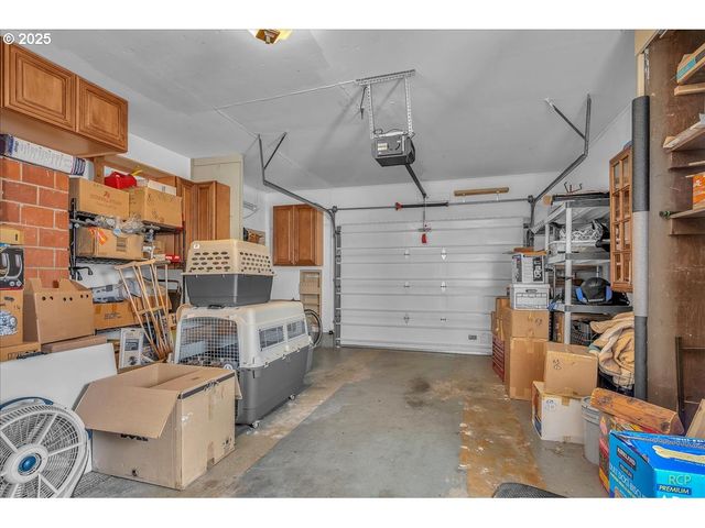 943 OREGON Way, Woodburn, OR 97071