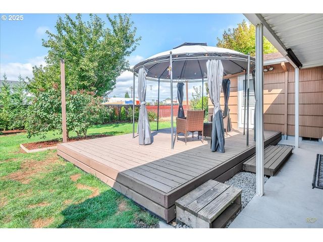 943 OREGON Way, Woodburn, OR 97071