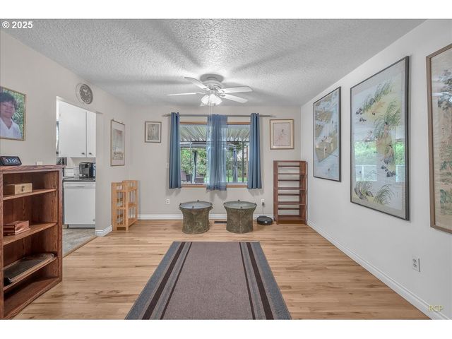 943 OREGON Way, Woodburn, OR 97071