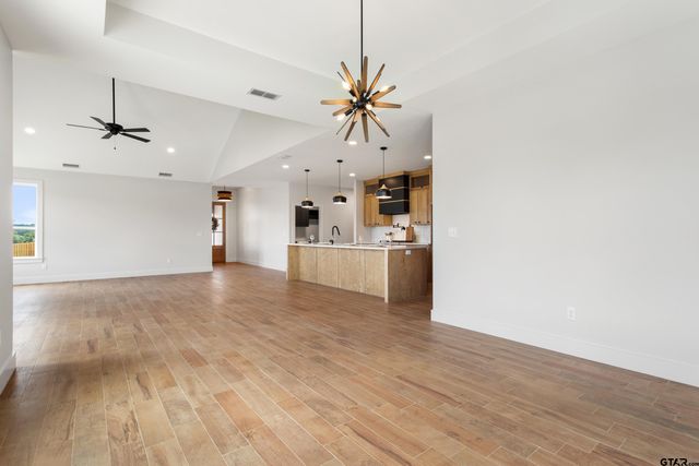 16430 Clearview Dr., Lindale, TX 75771