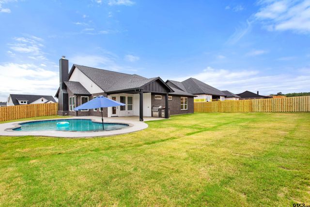 16430 Clearview Dr., Lindale, TX 75771