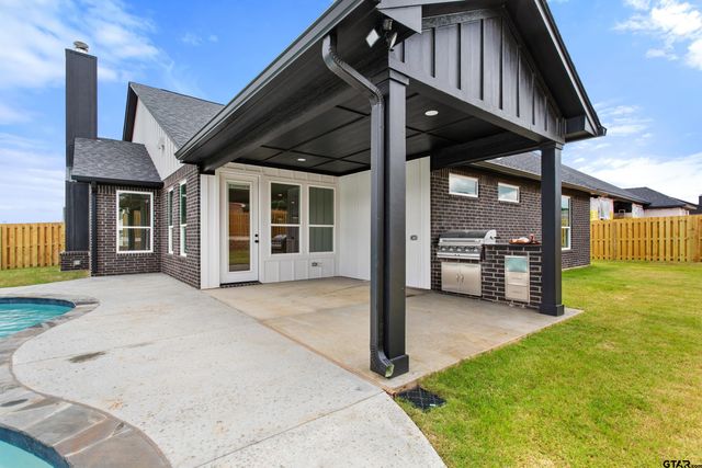 16430 Clearview Dr., Lindale, TX 75771