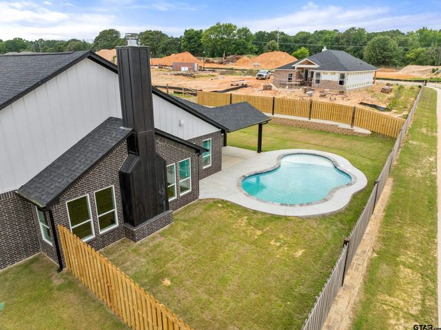 16430 Clearview Dr., Lindale, TX 75771