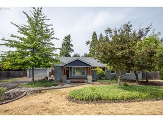 590 Colonial Dr, Springfield, OR 97477
