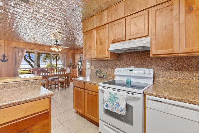 100 Pebble WAY, Buchanan Dam, TX 78609