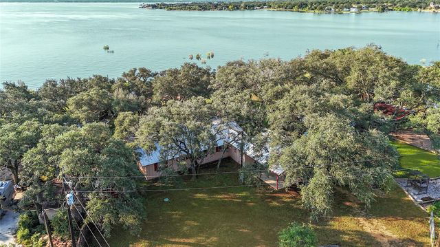100 Pebble WAY, Buchanan Dam, TX 78609