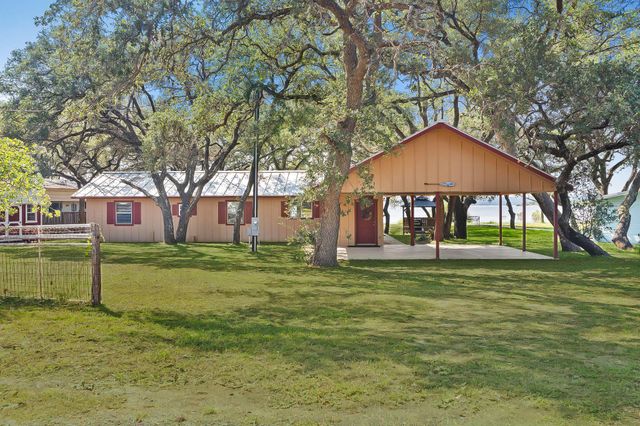 100 Pebble WAY, Buchanan Dam, TX 78609