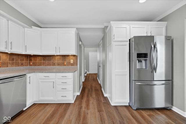 5027 Brookstone Way, Indianapolis, IN 46268