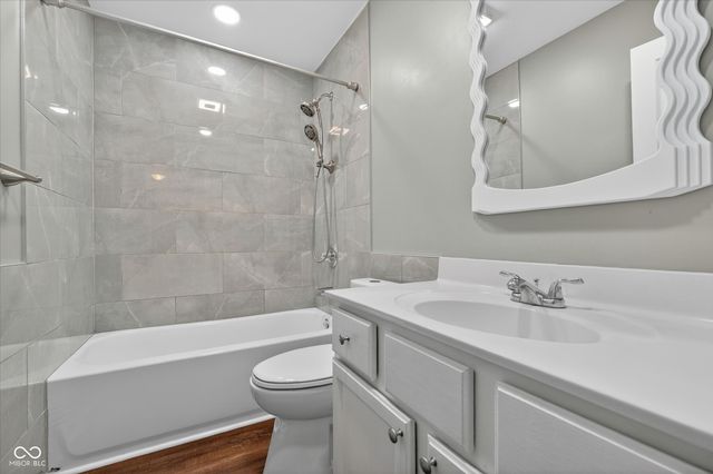 5027 Brookstone Way, Indianapolis, IN 46268