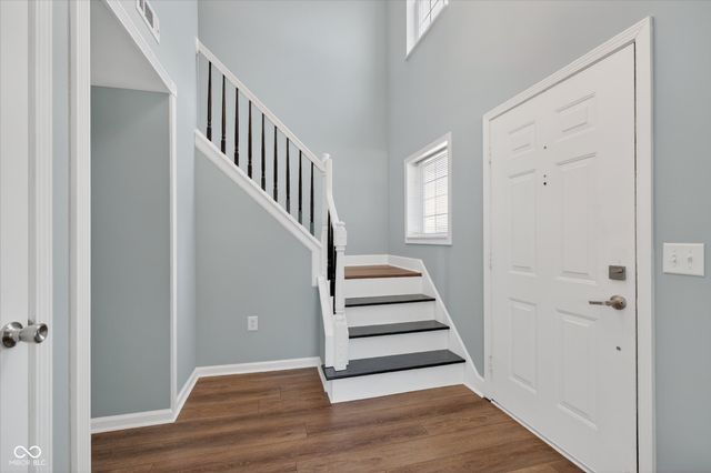 5027 Brookstone Way, Indianapolis, IN 46268