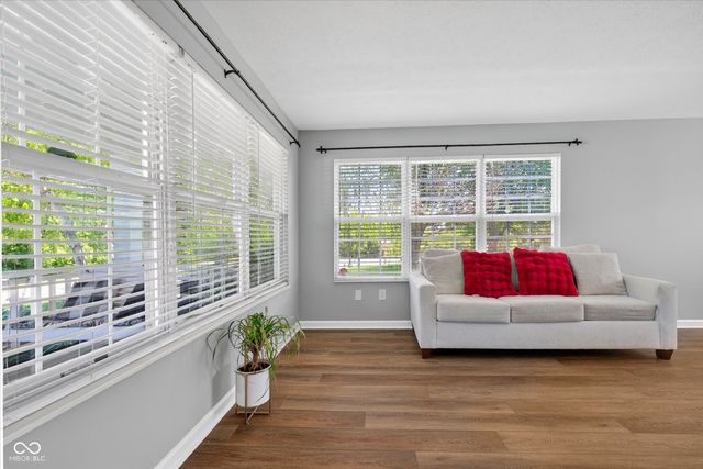 5027 Brookstone Way, Indianapolis, IN 46268