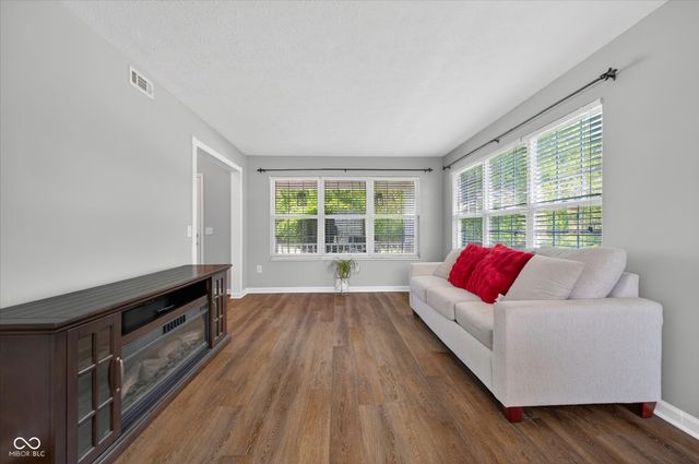 5027 Brookstone Way, Indianapolis, IN 46268