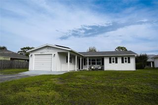 821 Barber St, Sebastian, FL 32958
