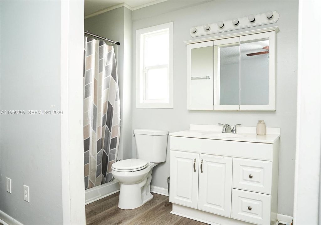 Image 14 of property listing at 821 Barber St, Sebastian, FL 32958