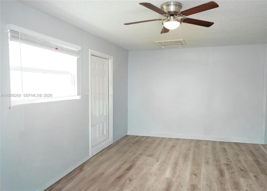 Image 18 of property listing at 821 Barber St, Sebastian, FL 32958