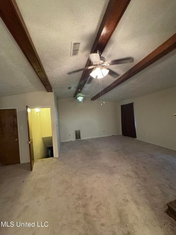 219 Lake Cove Drive, Jackson, MS 39212