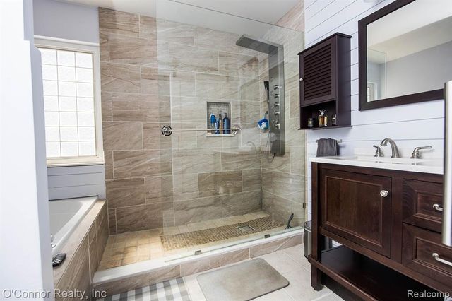 950 Hunter Court, Marysville, MI 48040
