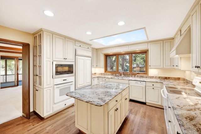 18 Larch Circle, Madison, WI 53705