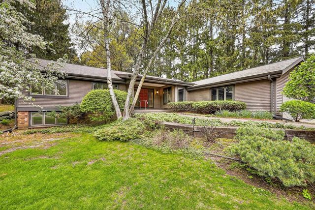 18 Larch Circle, Madison, WI 53705