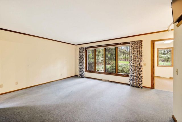 18 Larch Circle, Madison, WI 53705