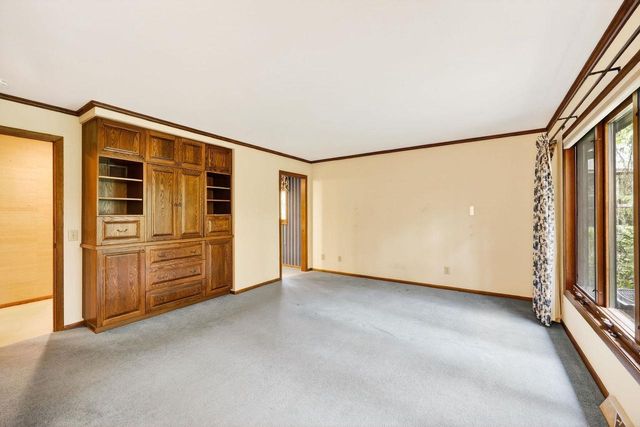 18 Larch Circle, Madison, WI 53705