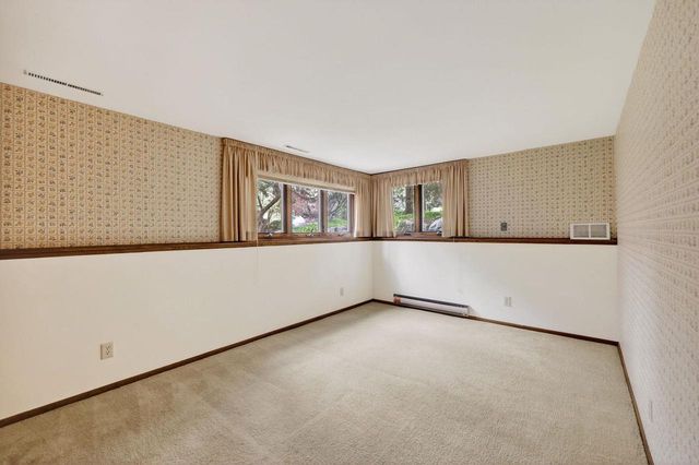 18 Larch Circle, Madison, WI 53705