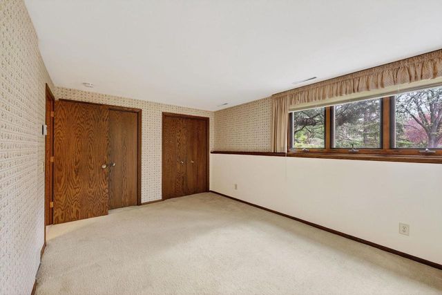 18 Larch Circle, Madison, WI 53705
