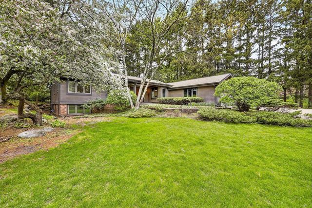 18 Larch Circle, Madison, WI 53705