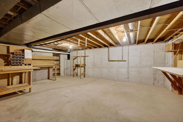 18 Larch Circle, Madison, WI 53705