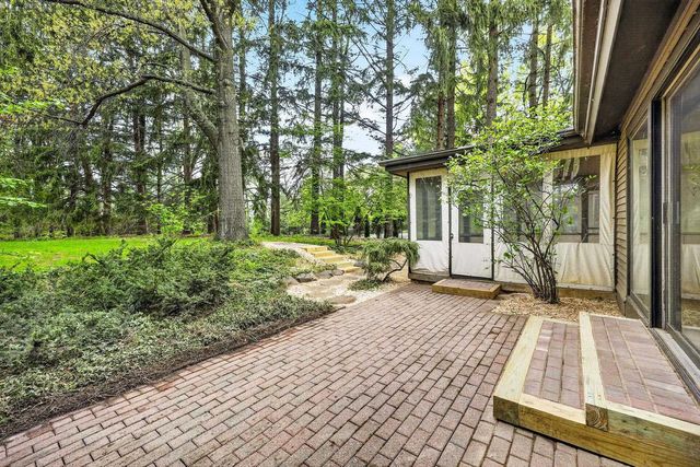 18 Larch Circle, Madison, WI 53705