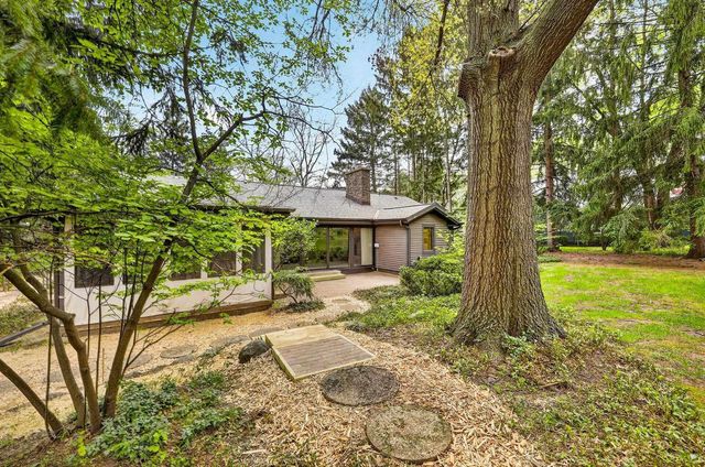 18 Larch Circle, Madison, WI 53705