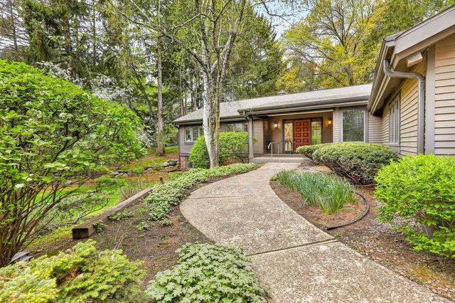 18 Larch Circle, Madison, WI 53705