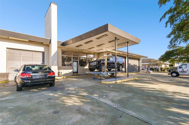 2011 9TH STREET W, Bradenton, FL 34205