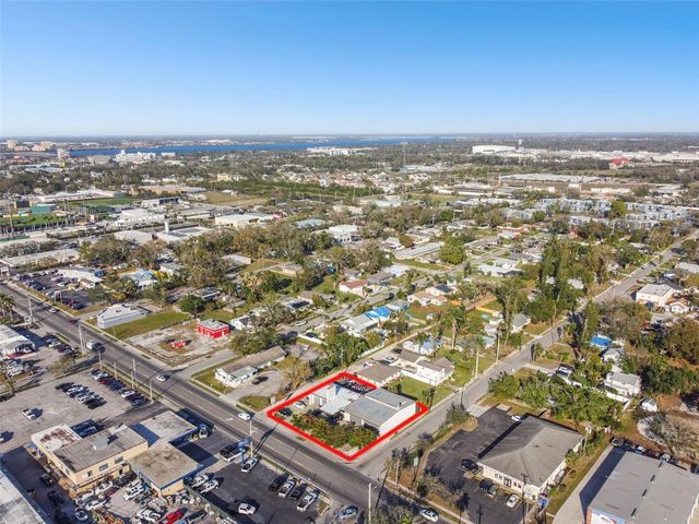 2011 9TH STREET W, Bradenton, FL 34205