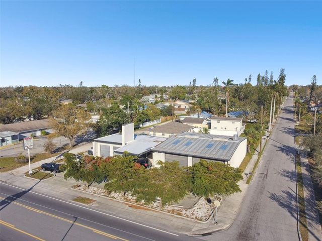 2011 9TH STREET W, Bradenton, FL 34205