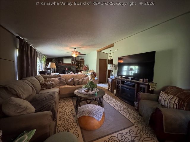 1414 Ossia Road, Duck, WV 25063