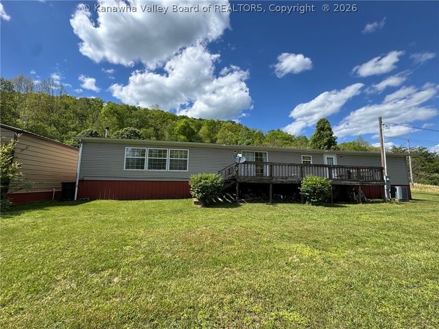 1414 Ossia Road, Duck, WV 25063