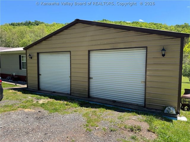 1414 Ossia Road, Duck, WV 25063