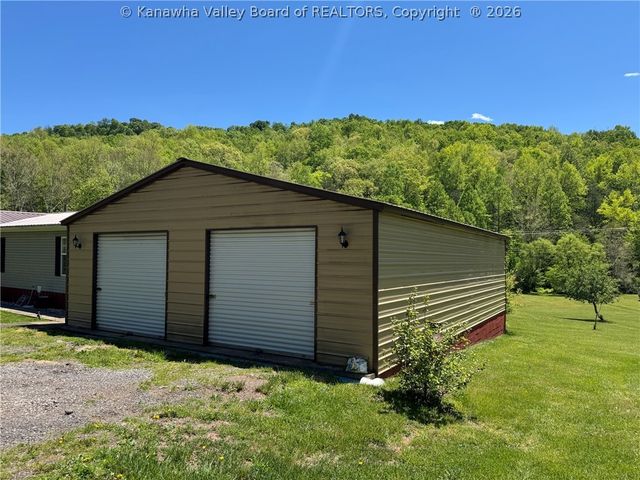 1414 Ossia Road, Duck, WV 25063