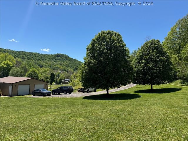 1414 Ossia Road, Duck, WV 25063