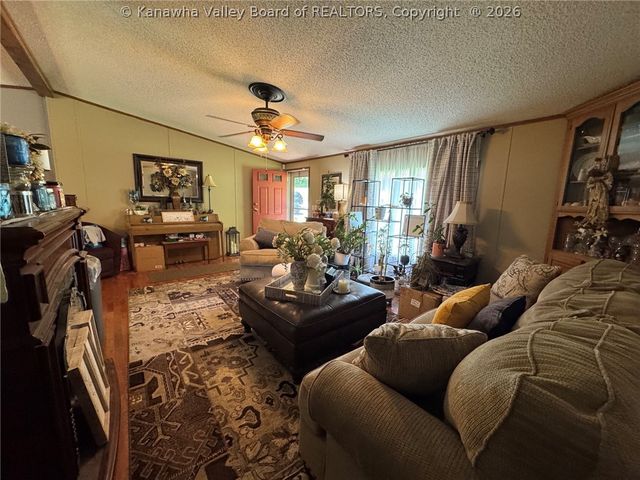 1414 Ossia Road, Duck, WV 25063