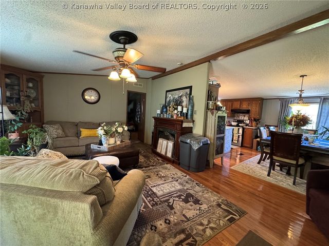 1414 Ossia Road, Duck, WV 25063