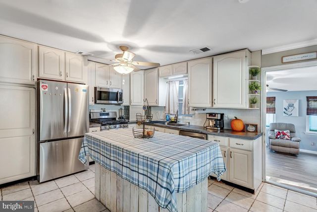 112 CAYUGA LAKE DR, Little Egg Harbor Twp, NJ 08087